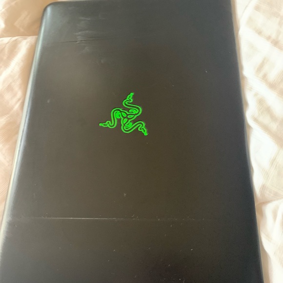 RAZOR LAPTOP - Picture 3 of 7